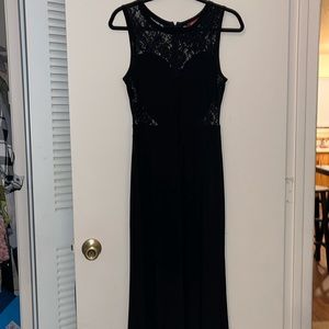 Hey, guys! I’m selling a long, black formal dress. It is a size medium in women.